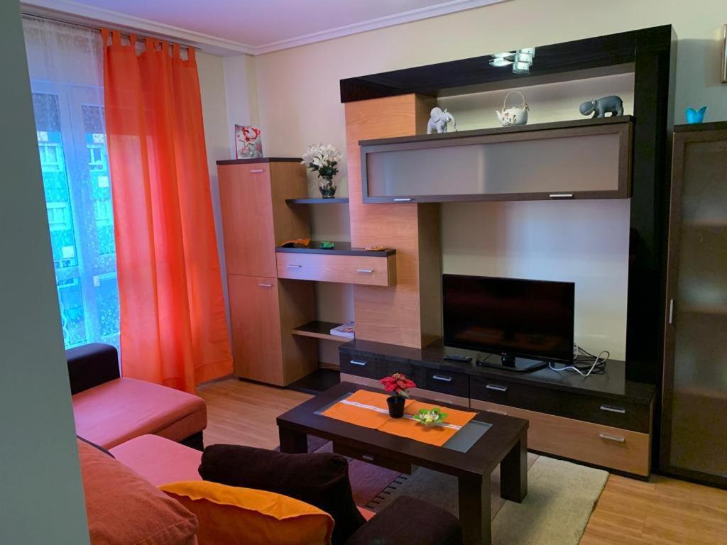 Apartamento Mota-2 Huca-Los Prados; Parking Y Wifi Gratis Oviedo Exterior foto